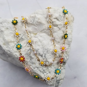 All Around Daisy Flower Necklace