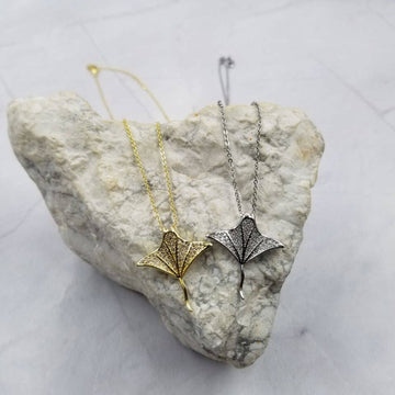 Zircon Manta ray Pendant Necklace